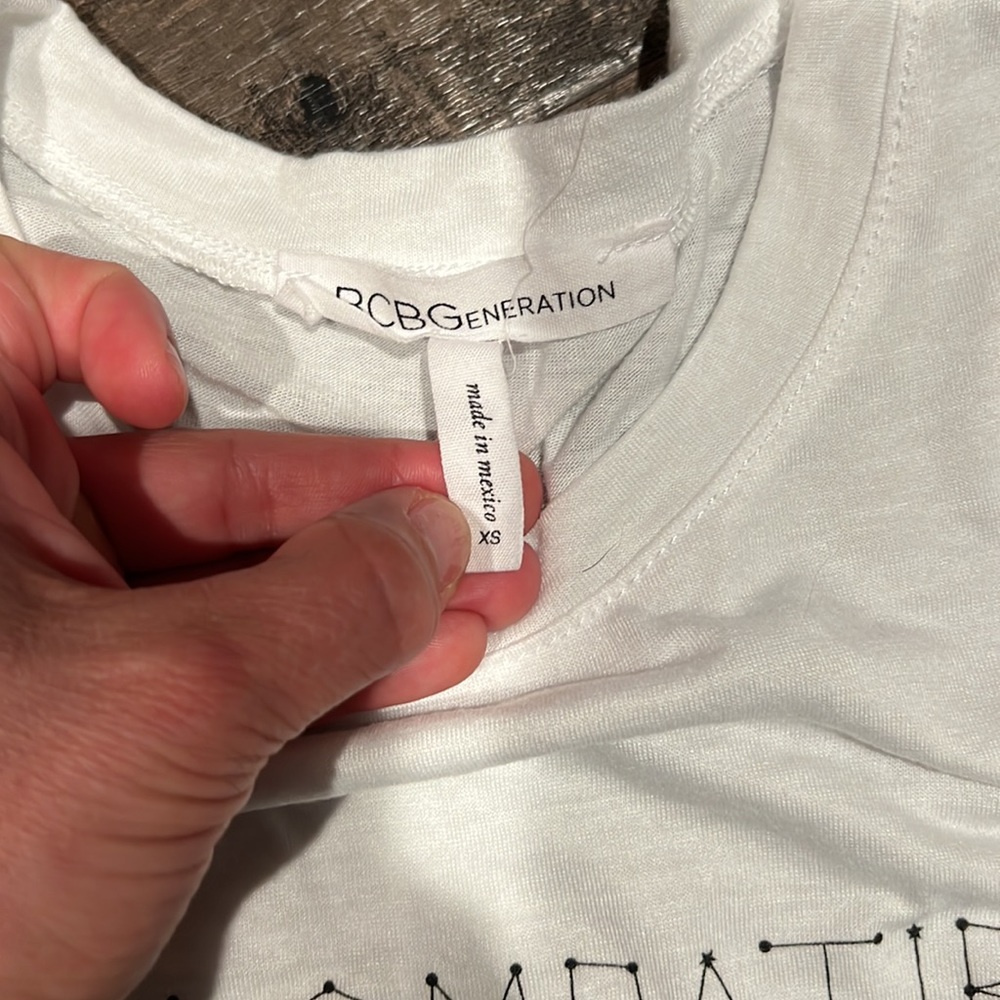BCBG Generation Knotted Tee Not Compatible in White - Picture 4 of 6